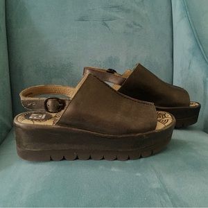 Fly London open-toed wedge shoes size EU 38